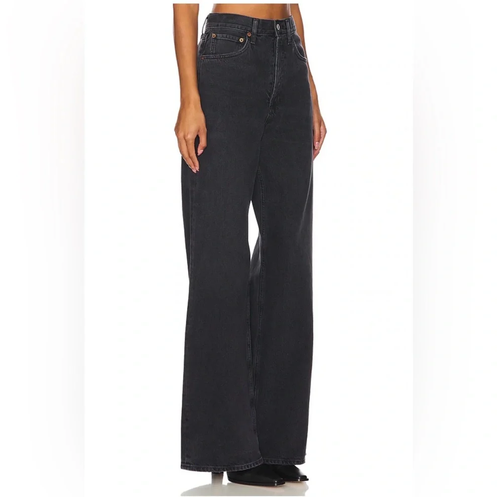 AGOLDE Dame High Rise Wide Leg Jeans in the color Hitch - Picture 2 of 9